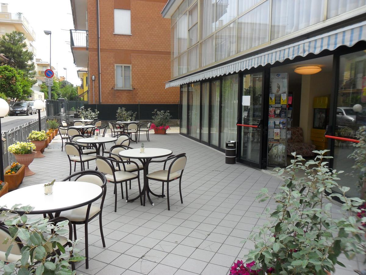 Hotel Orlov Rímini Exterior foto
